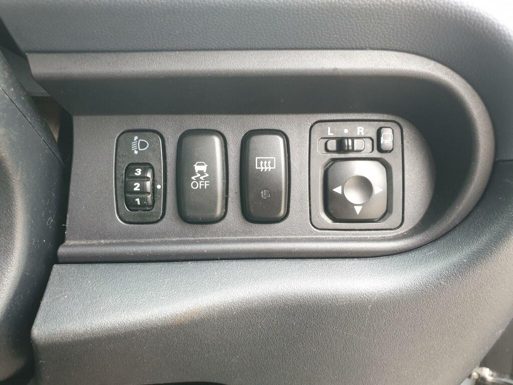 Peugeot ION Hatchback White #17
