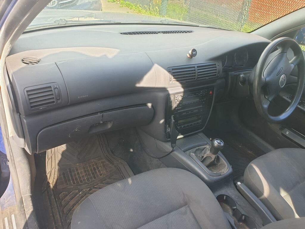 Volkswagen Passat S Silver #12