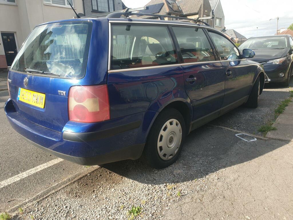 Volkswagen Passat 1.9 Tdi Pd S Blue #3