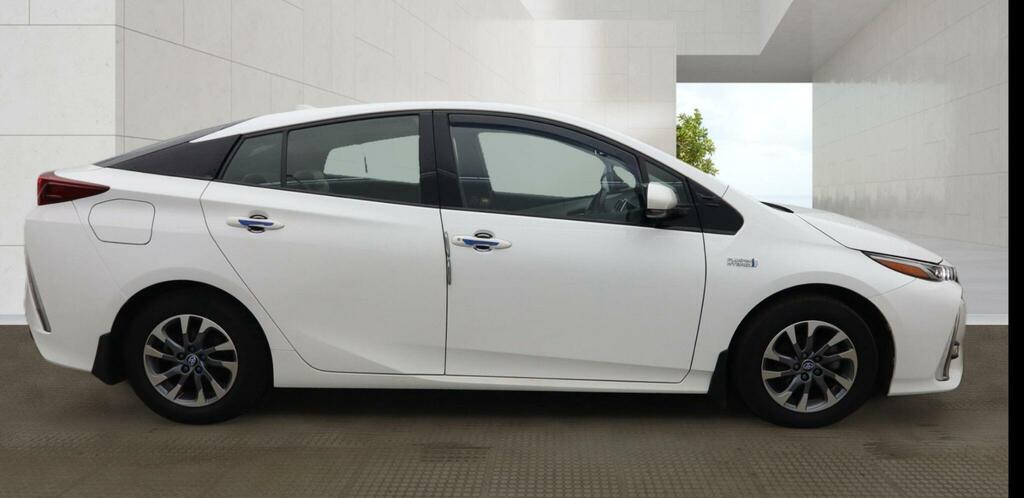 Toyota Prius+ Business Edition Plus White #5