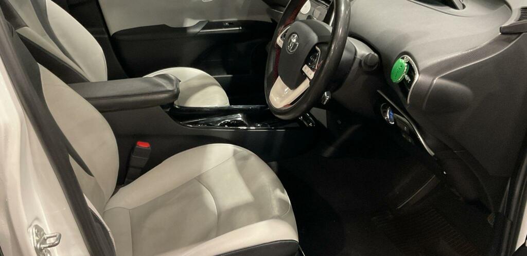 Toyota Prius+ Grey #11
