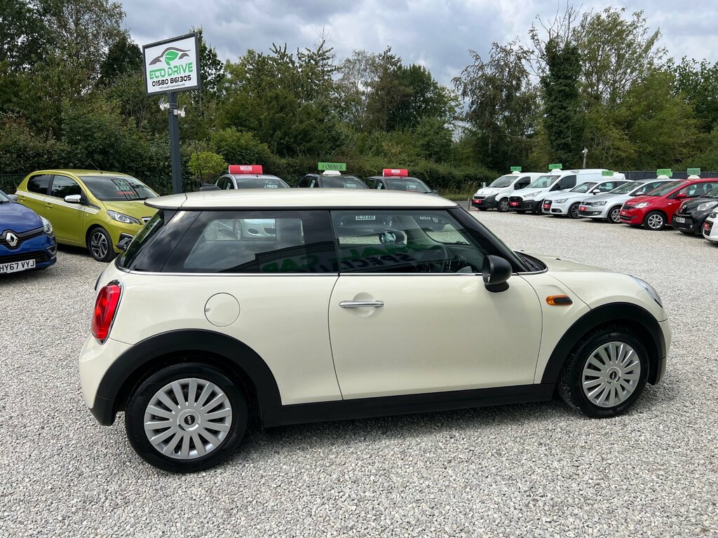 Mini Hatch 1.2 One Hatchback Euro 6 Ss LM66YPE White #5