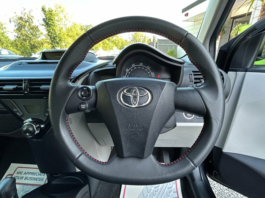 Toyota IQ 2 Orange #14