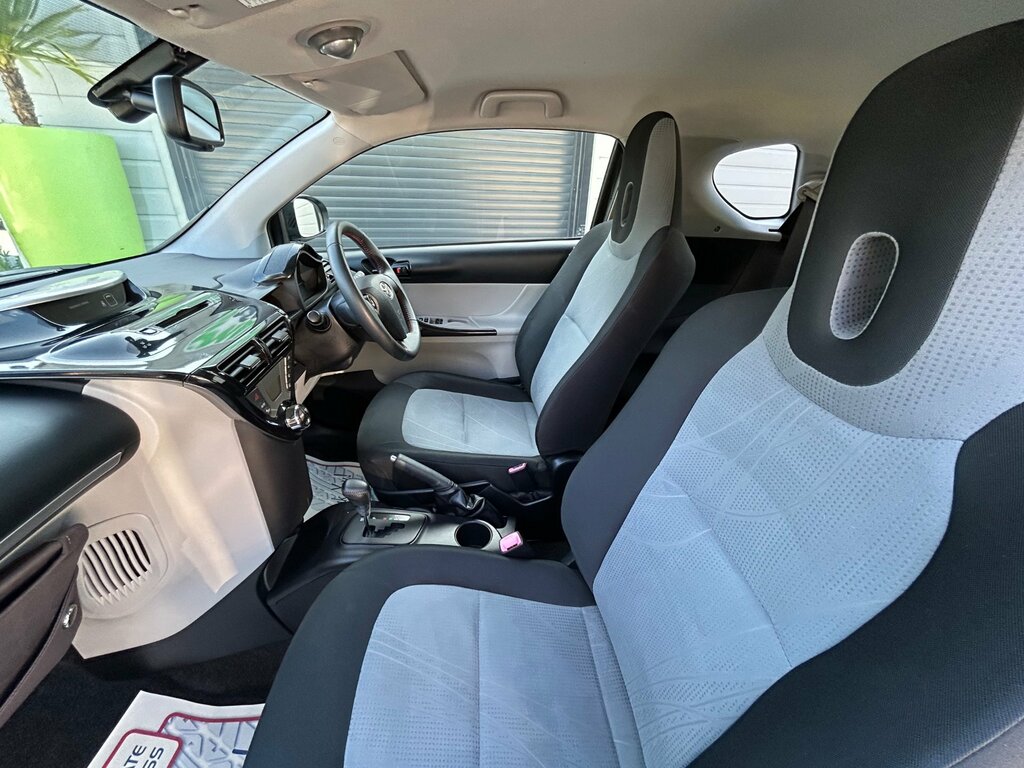 Toyota IQ 2 Orange #12