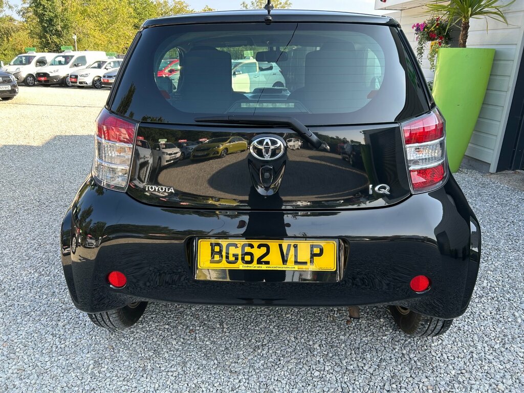 Toyota IQ 1.0 Vvt-i 2 Hatchback Multidrive Euro 5 Black #3