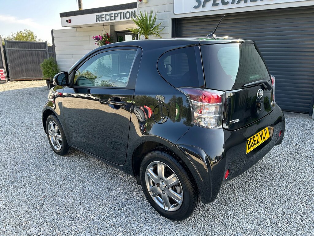 Toyota IQ 1.0 Vvt-i 2 Hatchback Multidrive Euro 5 Black #2