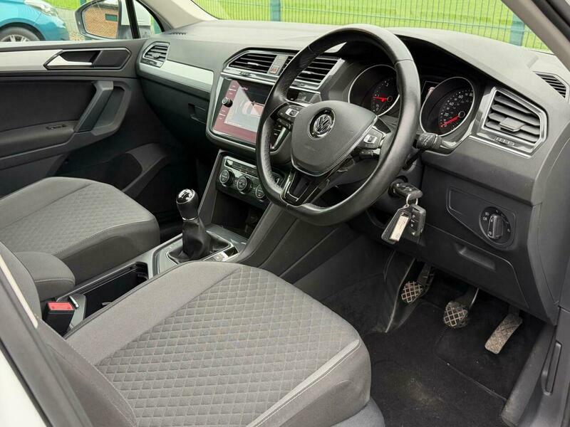 Volkswagen Tiguan 2.0 Tdi Se Euro White #4