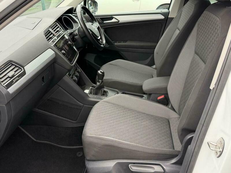 Volkswagen Tiguan 2.0 Tdi Se Euro White #6