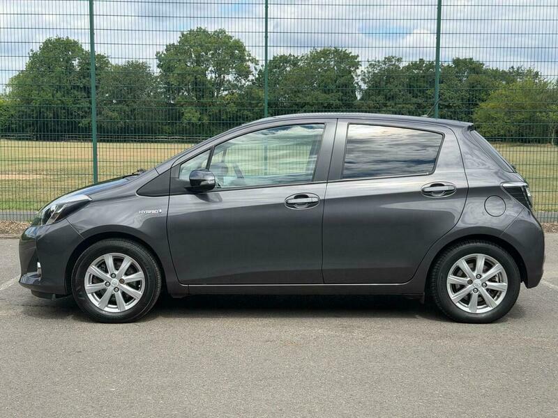 Toyota Yaris Vvt-i Trend White #41