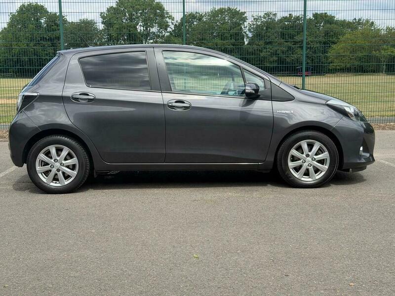 Toyota Yaris Vvt-i Trend White #40