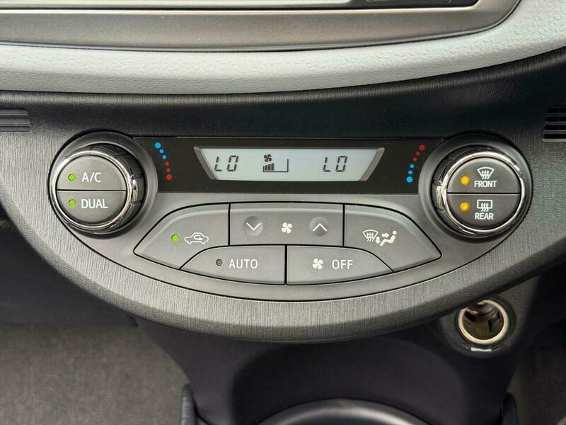 Toyota Yaris Vvt-i Trend White #27