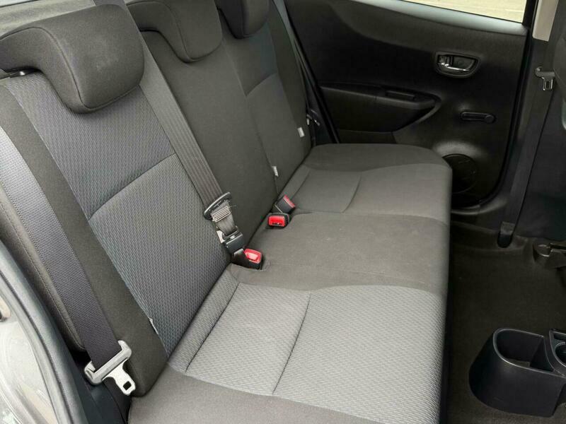 Toyota Yaris Vvt-i Trend White #14