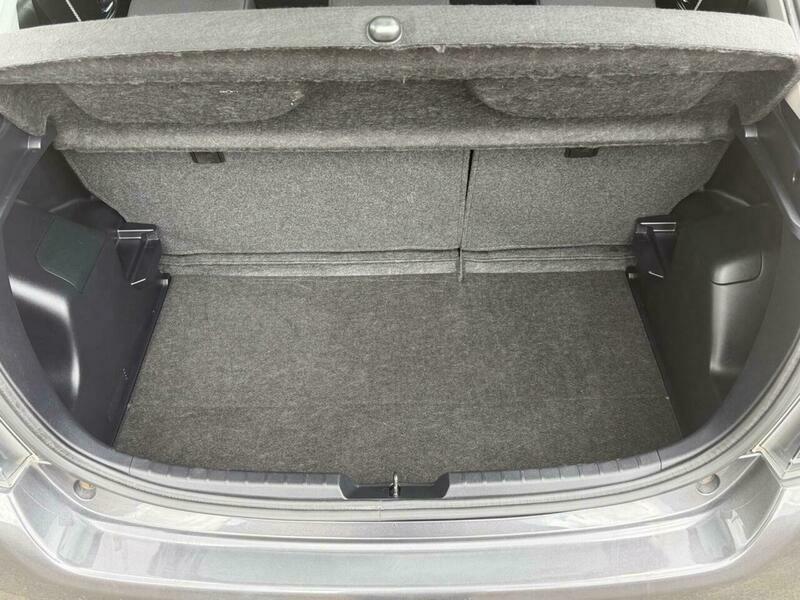 Toyota Yaris Vvt-i Trend White #35