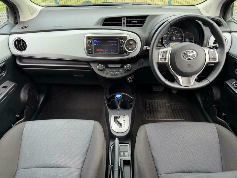 Toyota Yaris Vvt-i Trend White #15