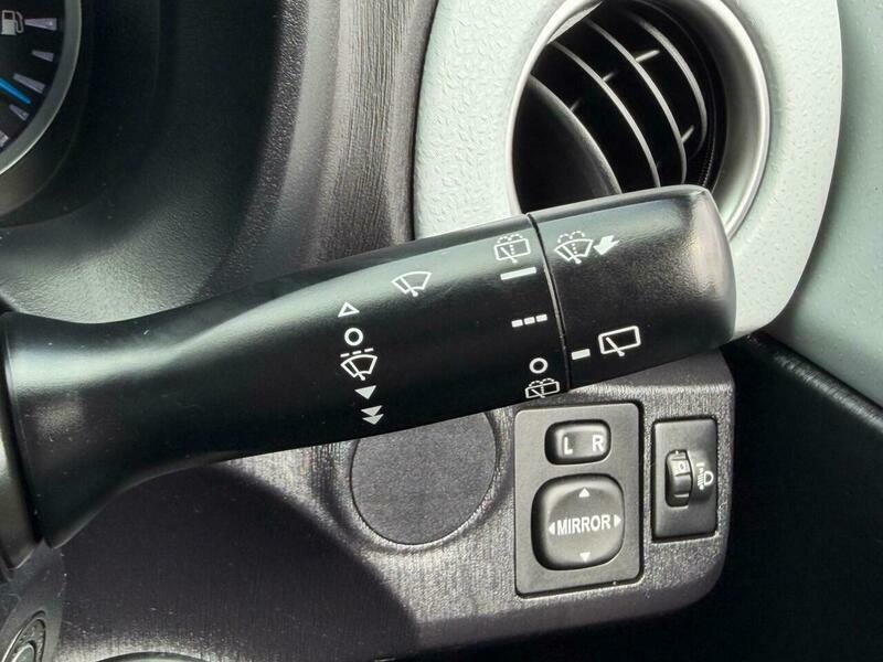 Toyota Yaris Vvt-i Trend White #33