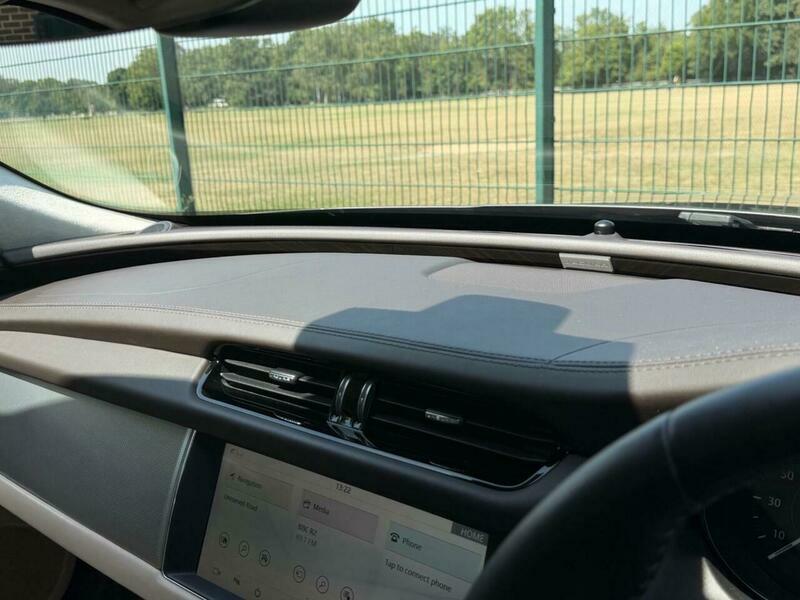 Jaguar XF Sportbrake 2.0 Portfolio White #74