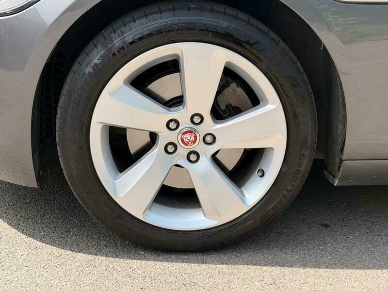 Jaguar XF Sportbrake 2.0 Portfolio White #84