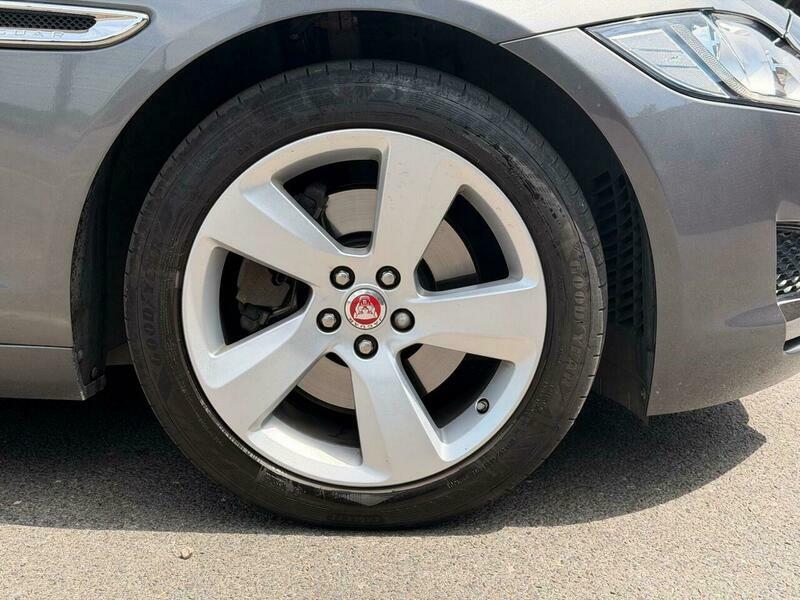 Jaguar XF Sportbrake 2.0 Portfolio White #81