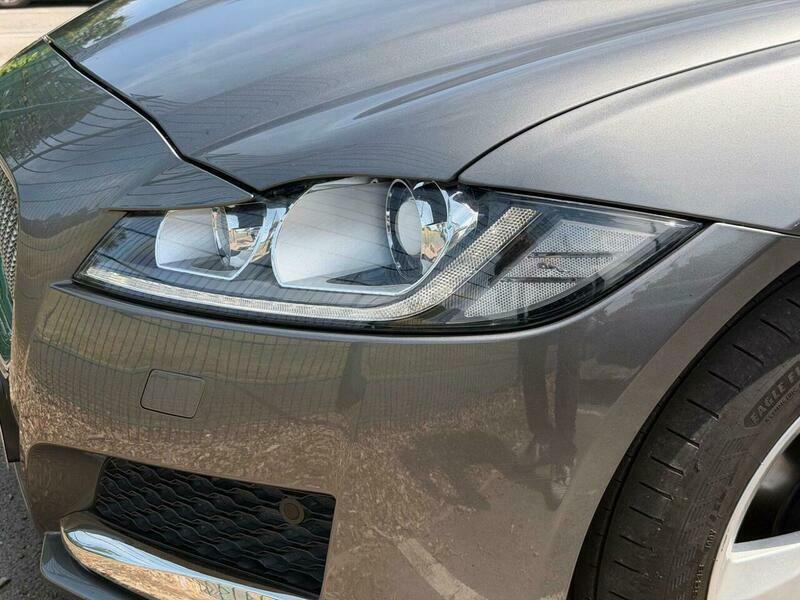 Jaguar XF Sportbrake 2.0 Portfolio White #71
