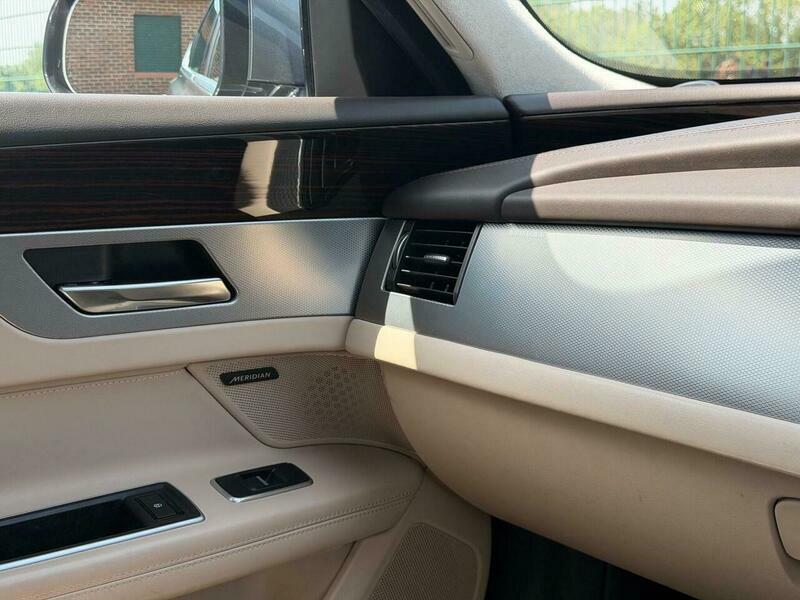 Jaguar XF Sportbrake 2.0 Portfolio White #76