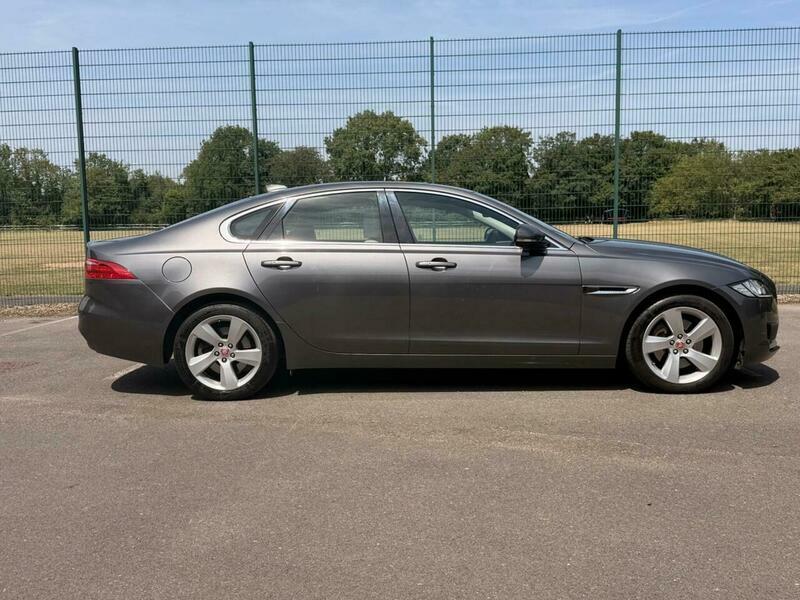 Jaguar XF Sportbrake 2.0 Portfolio White #39