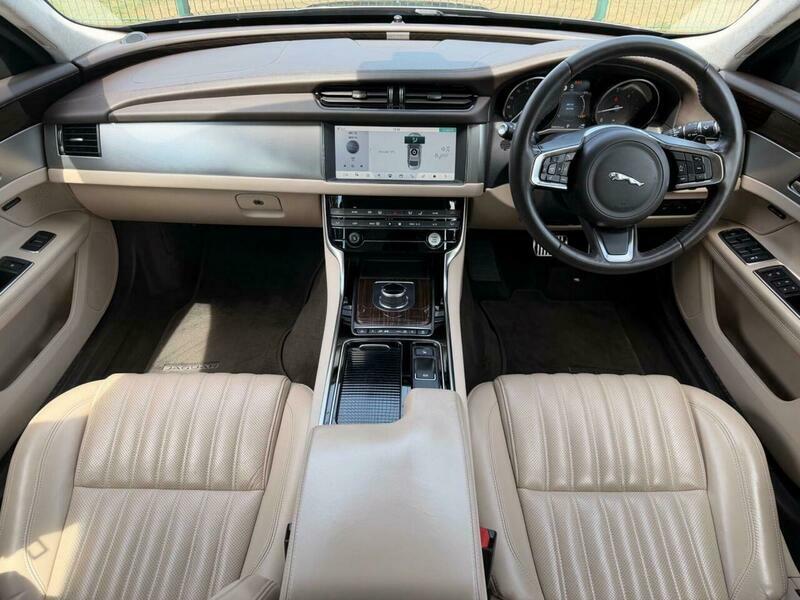 Jaguar XF 2.0D Portfolio Awd Grey #4