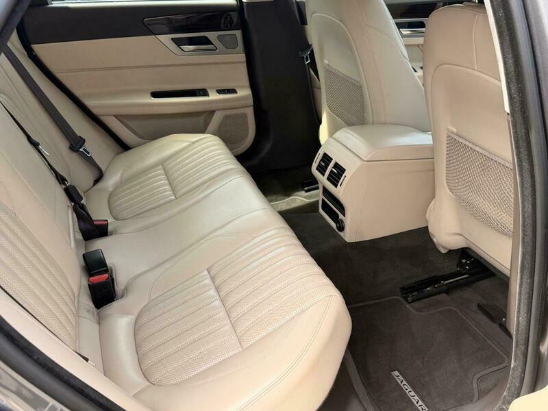 Jaguar XF Sportbrake 2.0 Portfolio White #44