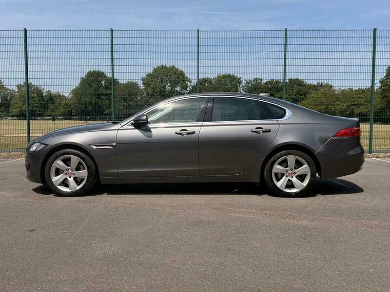 Jaguar XF Sportbrake 2.0 Portfolio White #38