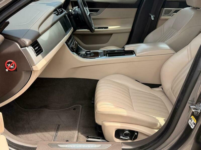 Jaguar XF Sportbrake 2.0 Portfolio White #7