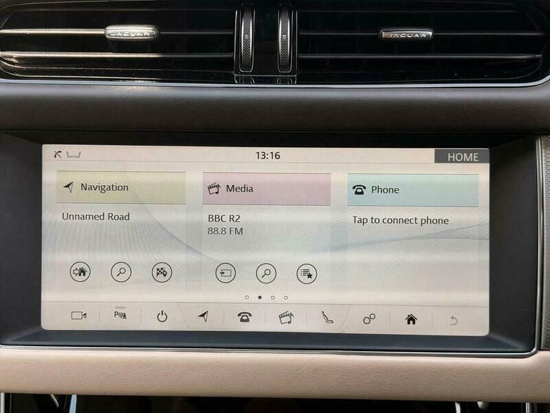 Jaguar XF Sportbrake 2.0 Portfolio White #23