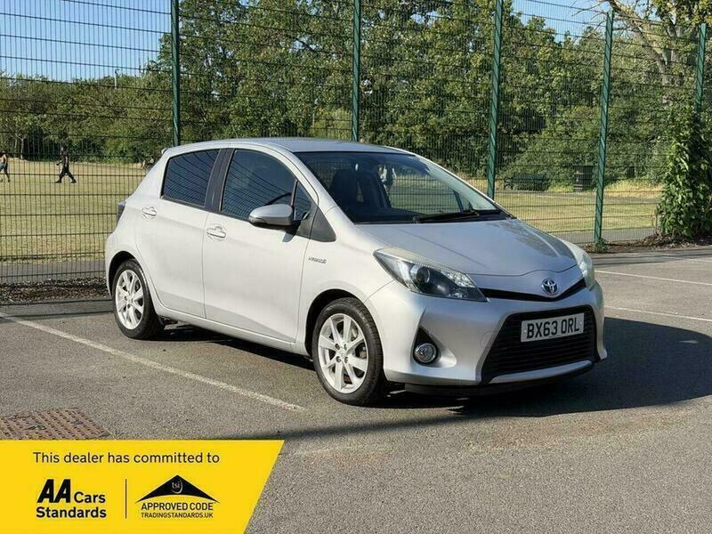 Toyota Yaris 1.5 Vvt-h T Spirit Silver
