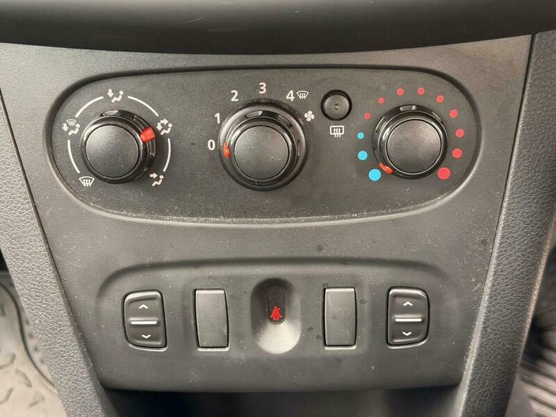 Dacia Sandero 1.2 Ambiance Hatchback Euro 5 7 White #18