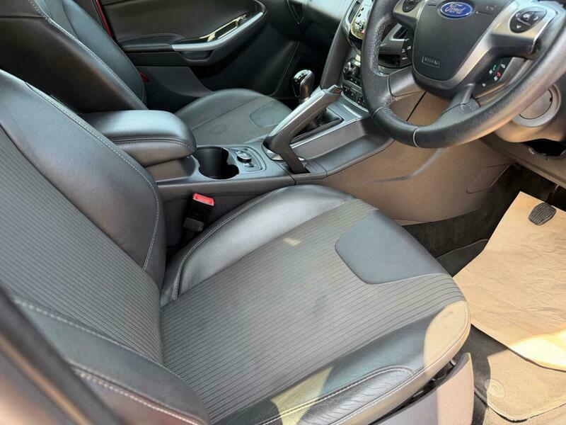 Ford Focus 1.6T Ecoboost Titanium X P14JJR Red #5