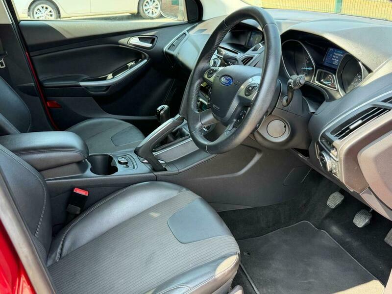 Ford Focus 1.6T Ecoboost Titanium X P14JJR Red #6