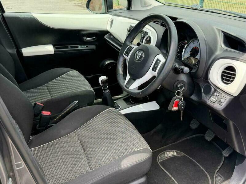Toyota Yaris Hatchback 1.0 Vvt-i Tr Euro 5 201362 Grey #7