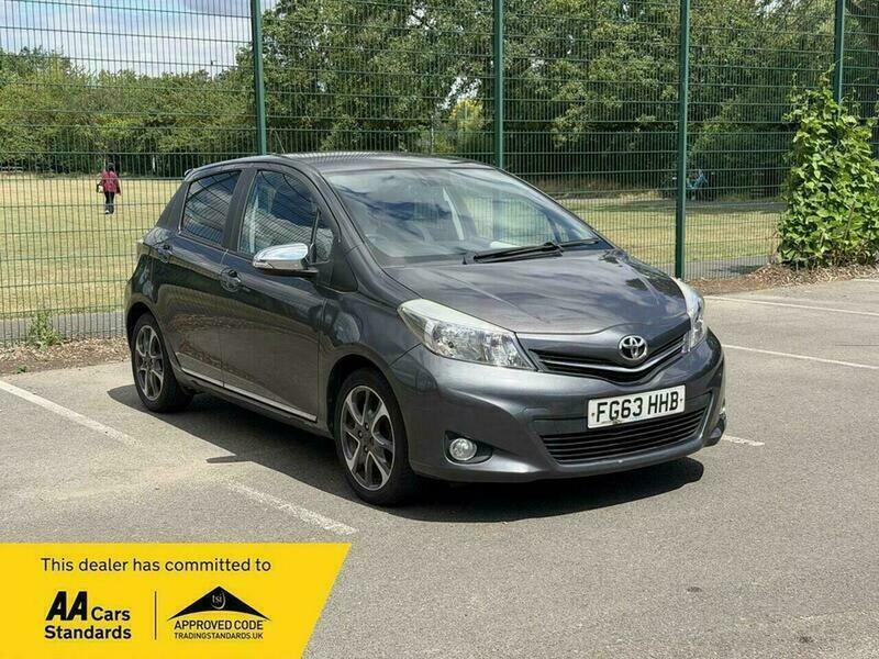 Toyota Yaris Hatchback 1.0 Vvt-i Tr Euro 5 201362 Grey #1