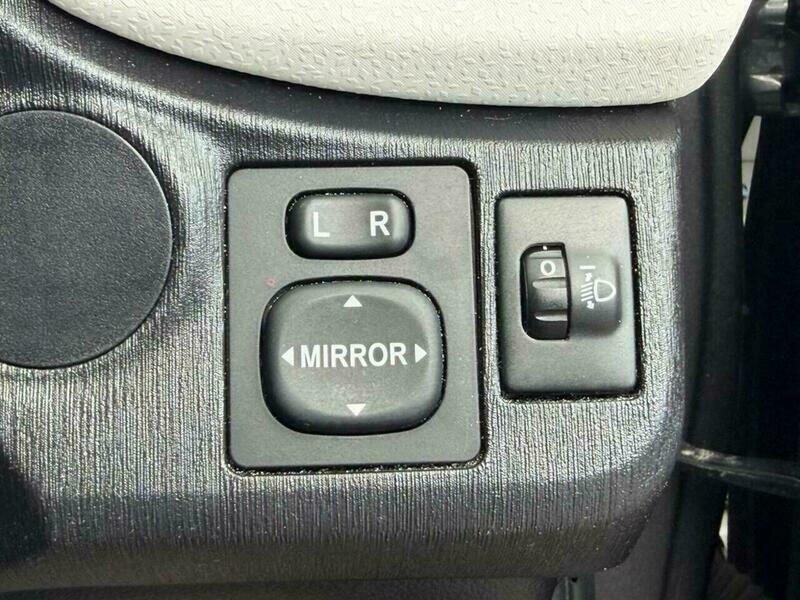 Toyota Yaris Hatchback 1.0 Vvt-i Tr Euro 5 201362 Grey #17