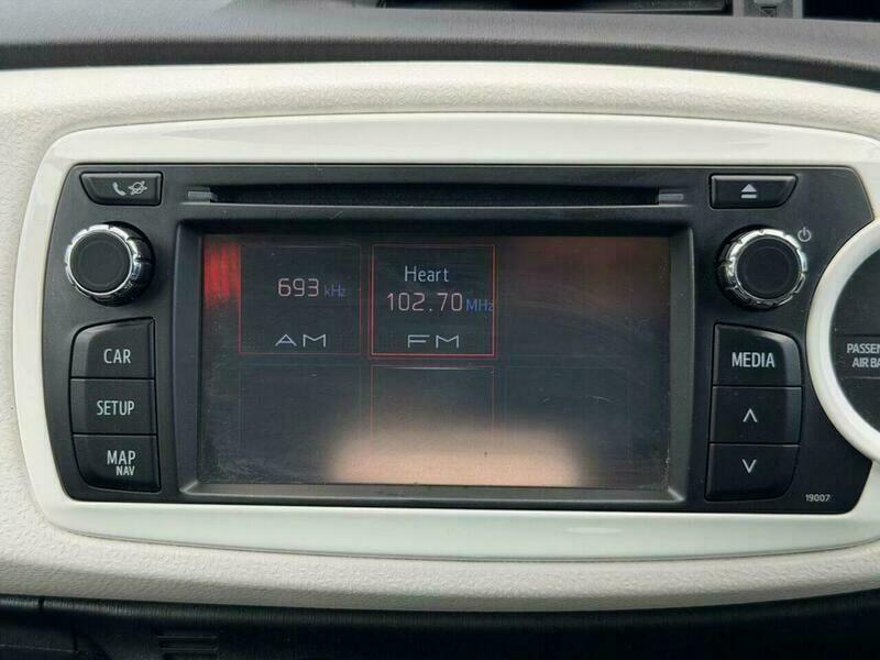 Toyota Yaris Hatchback 1.0 Vvt-i Tr Euro 5 201362 Grey #20