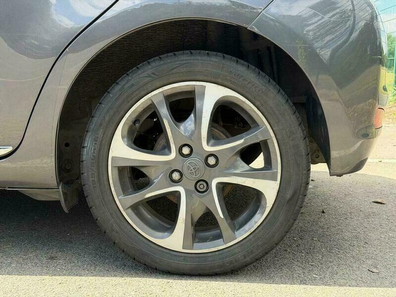 Toyota Yaris Hatchback 1.0 Vvt-i Tr Euro 5 201362 Grey #34