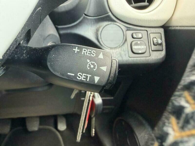 Toyota Yaris Hatchback 1.0 Vvt-i Tr Euro 5 201362 Grey #16