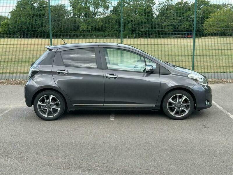 Toyota Yaris Hatchback 1.0 Vvt-i Tr Euro 5 201362 Grey #15