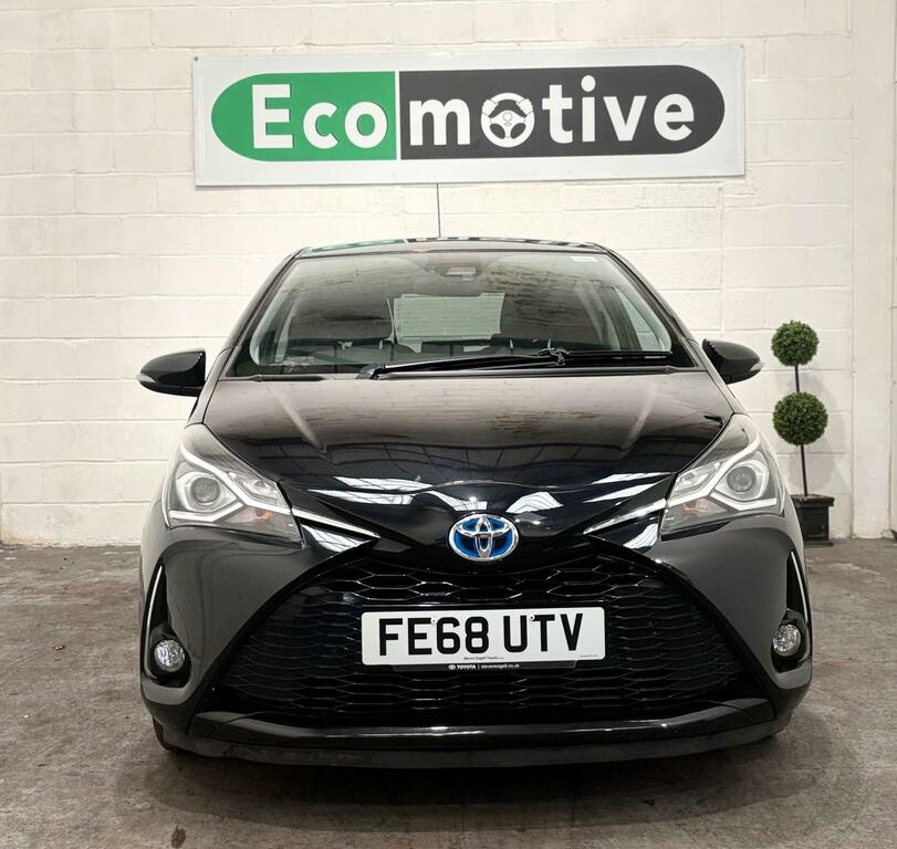 Toyota Yaris 1.5 Vvt-h Design E-cvt Euro 6 Ss FE68UTV Black #2