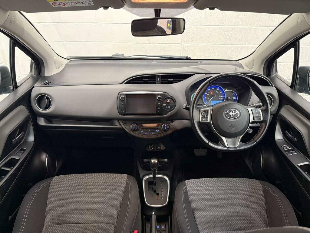 Toyota Yaris 1.5 Vvt-h Icon E-cvt Euro 6 MW66VND Grey #2