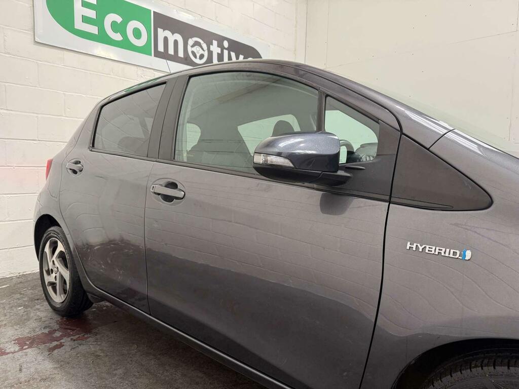 Toyota Yaris 1.5 Vvt-h Icon E-cvt Euro 6 MW66VND Grey #4