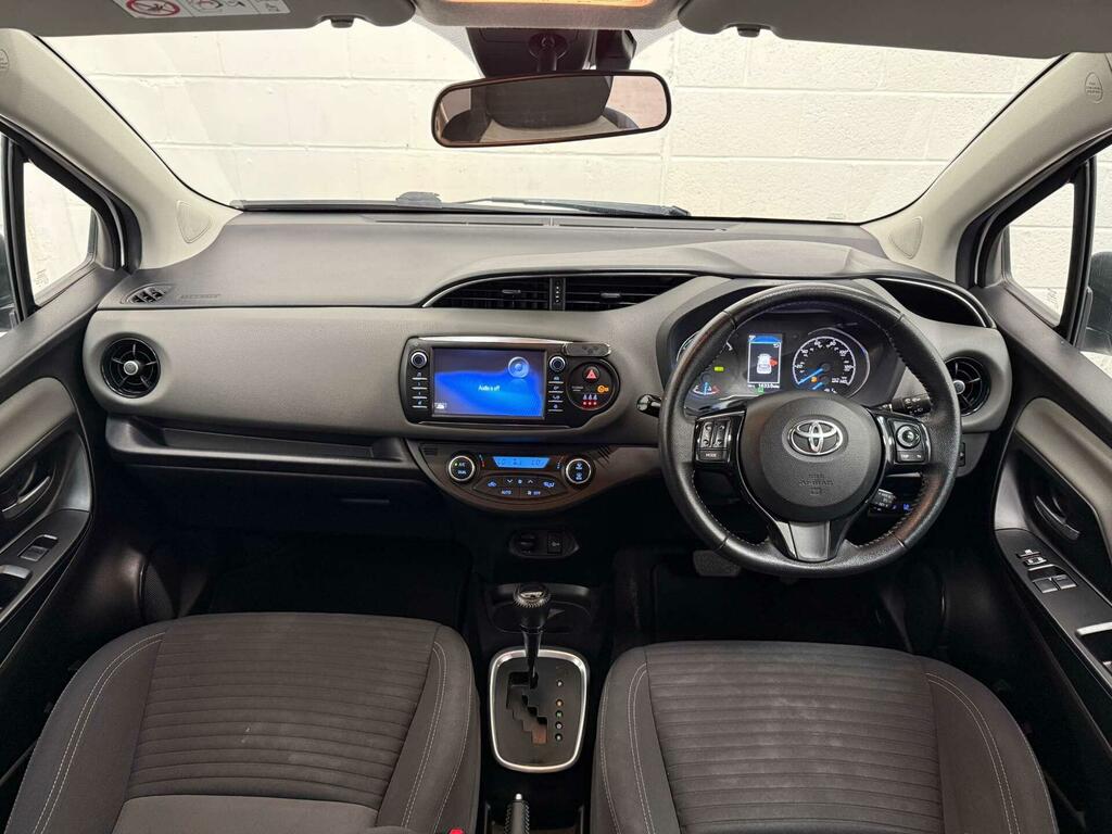 Toyota Yaris 1.5 Vvt-h Icon E-cvt Euro 6 Ss WP70FMM White #2