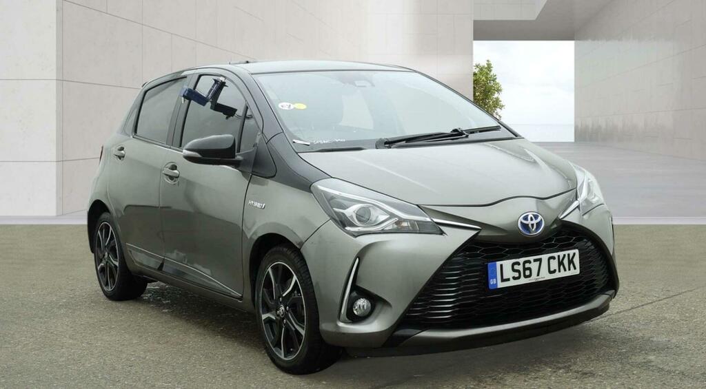 Toyota Yaris 1.5 Vvt-h Blue Bi-tone E-cvt Euro 6 Ss Brown