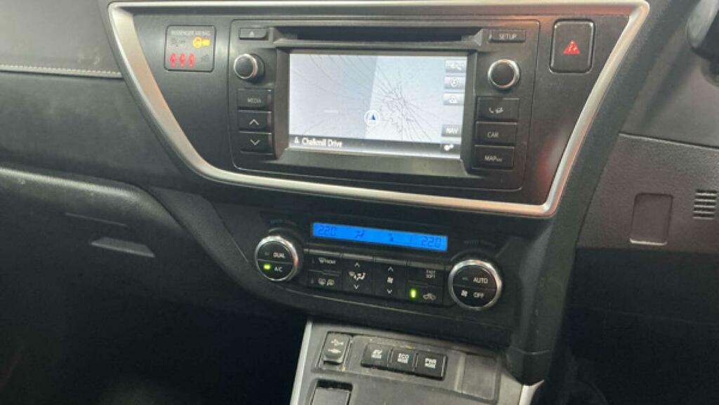 Toyota Auris Estate 1.8 Grey #10
