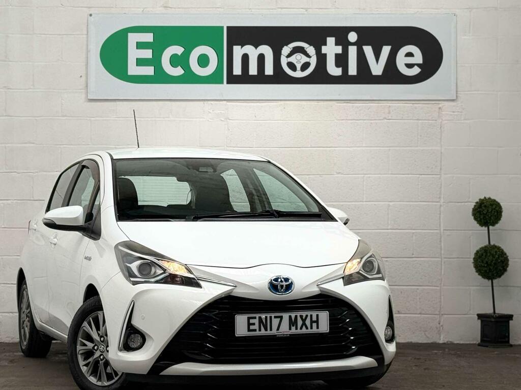 Toyota Yaris Icon Tech White