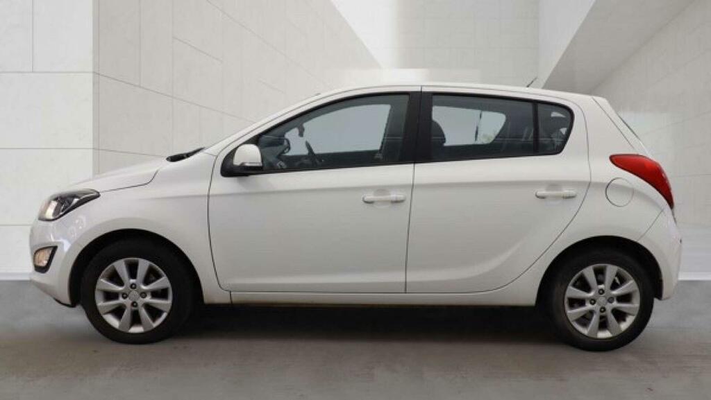 Hyundai I20 Active White #5