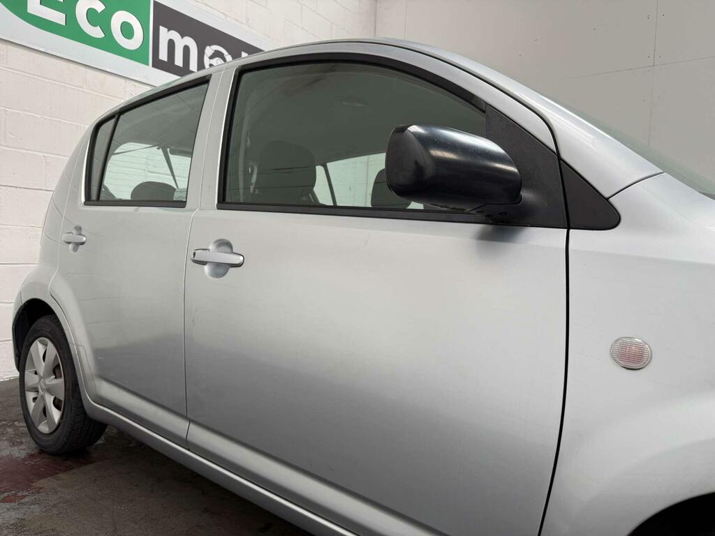 Daihatsu Sirion S Silver #4